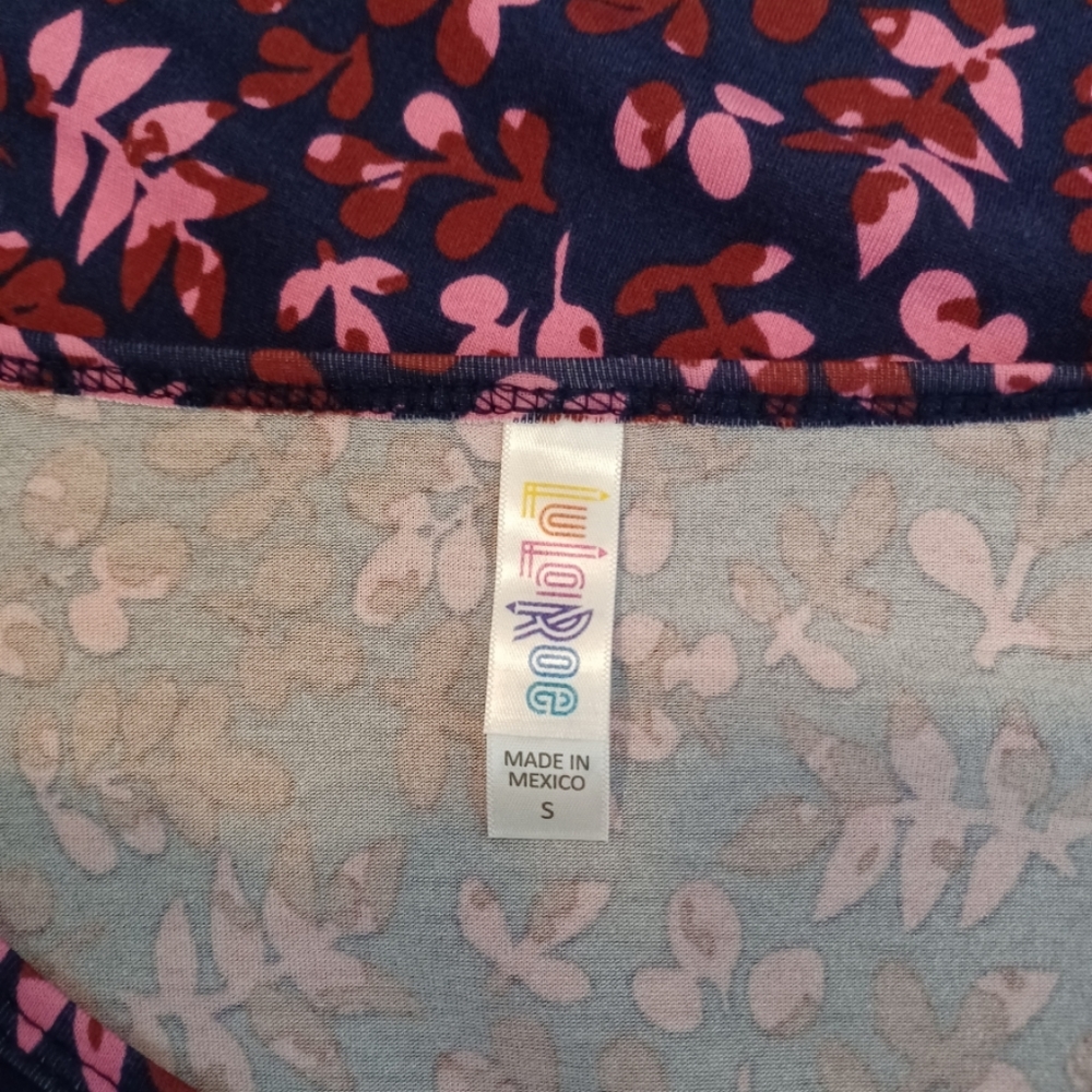 🤍 EUC LuLaRoe Irma Navy & Pink Floral Short Sleeve Tunic Size S - Picture 3 of 6